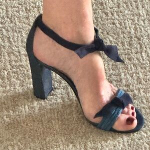 Gorgeous navy sandals